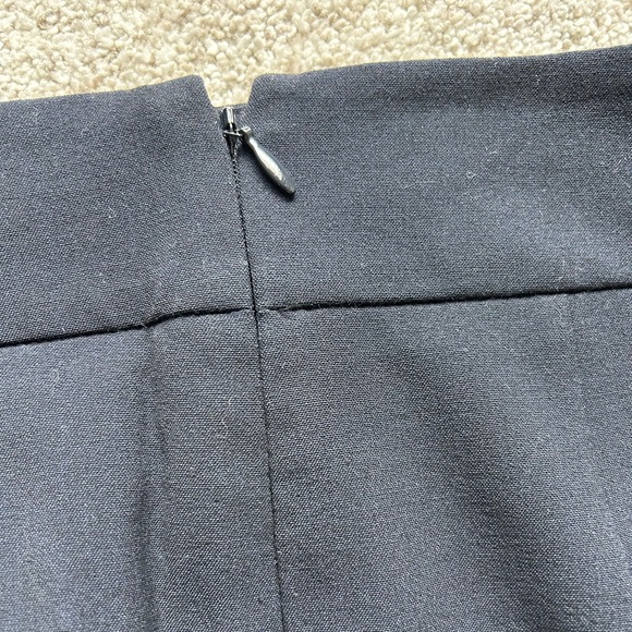 NWT navy blue Ann Taylor Factory size 4 suiting pencil skirt - Picture 7 of 7